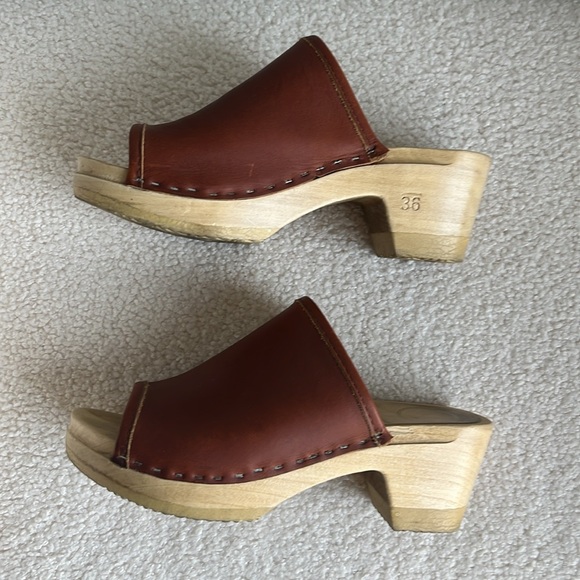 -No. 6 Daria Mid Heel Sandal - Picture 5 of 8